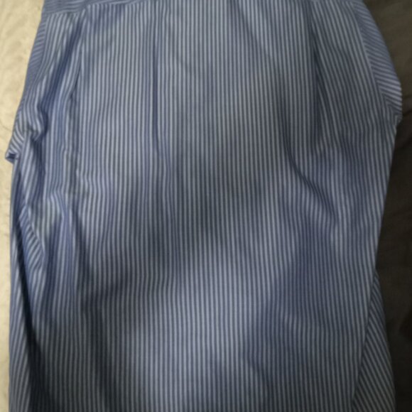 Neiman Marcus Men's blue and white pinstripe button up-NEW - Picture 2 of 3